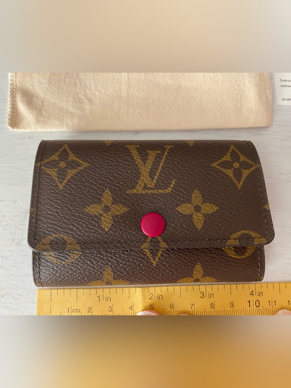 LOUIS VUITTON Monogram 6 Key Multicles Holder | LV Canvas w Fuchsia Leather - Picture 10 of 15